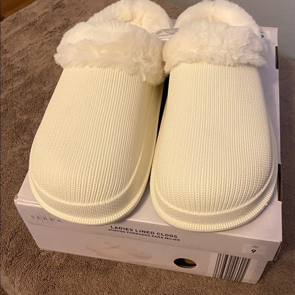 Clogs - Picture 9 of 9